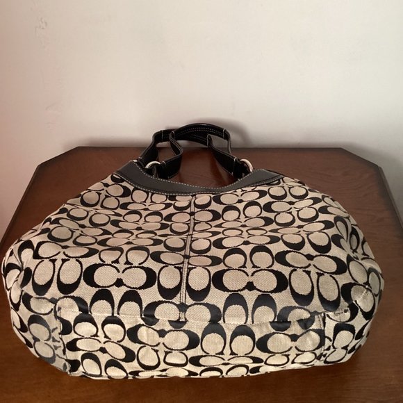Coach Lynn Hobo Shoulder Signature Purse Bag - Picture 11 of 17